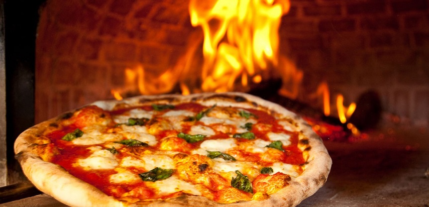 Pizza lò củi – Sức hấp dẫn từ hương vị pizza truyền thống